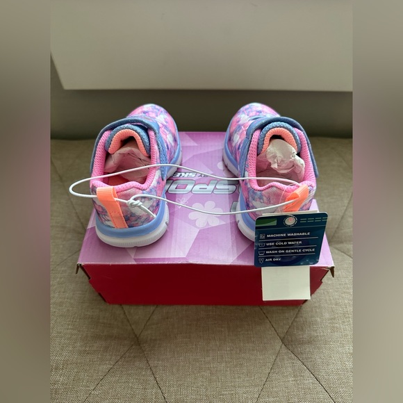 Girls Sport by Skechers Sneakers - Picture 5 of 7